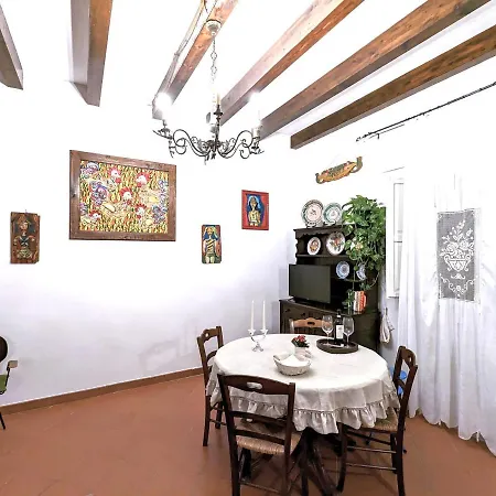 Apartment La Casa Delle Fate