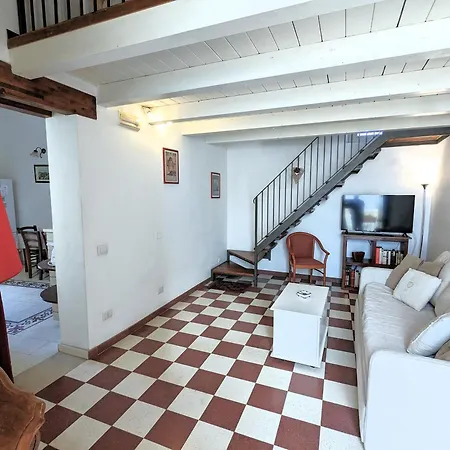 Apartment La Casa Delle Fate *